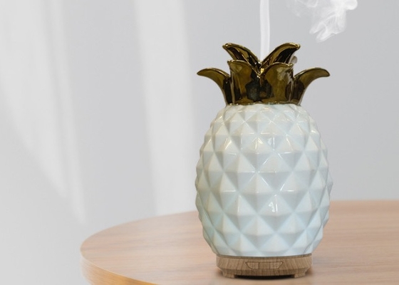 couleur ultrasonique LED de l'humidificateur 7 de brume froide en céramique de diffuseur d'huile essentielle d'aromatherapy d'ananas de feuille d'or 120ml